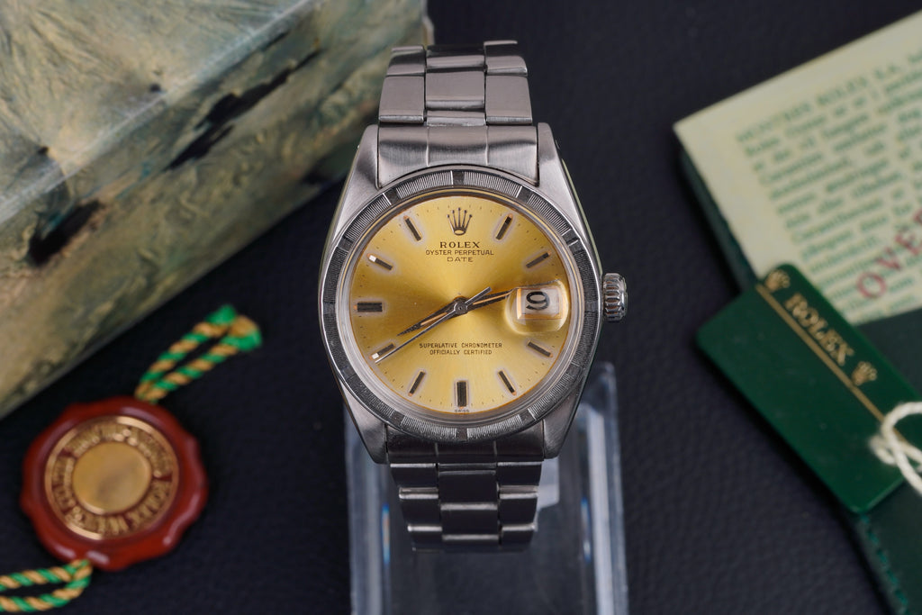 Rolex Oyster Perpetual Date 1501 – Vintage Champagne Dial – Engine-Turned Bezel – Full Set