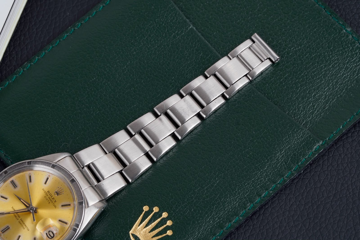 Rolex Oyster Perpetual Date 1501 – Vintage Champagne Dial – Engine-Turned Bezel – Full Set