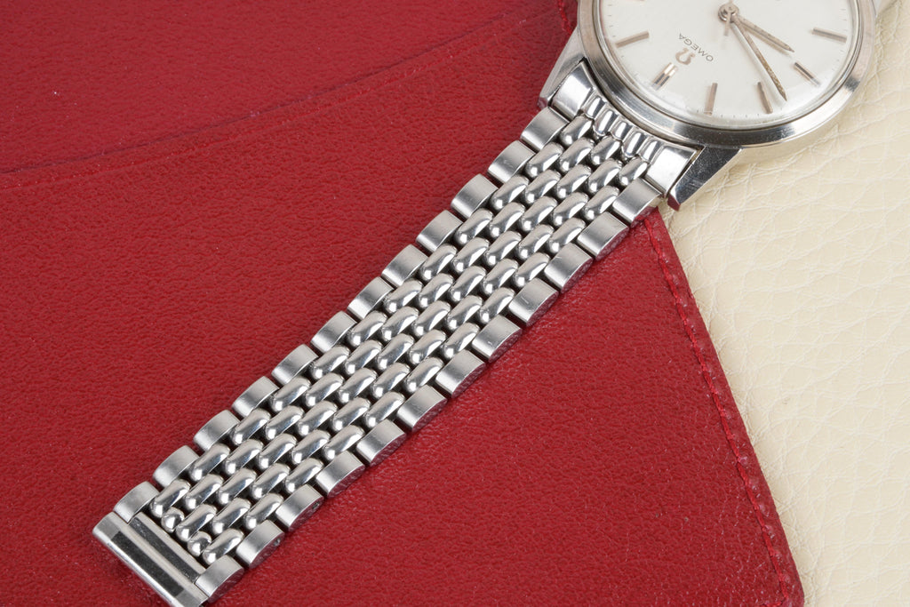 Vintage Omega Seamaster 30 Ref. 135.003 – Silver Dial, Calibre 286 & Beads of Rice Bracelet