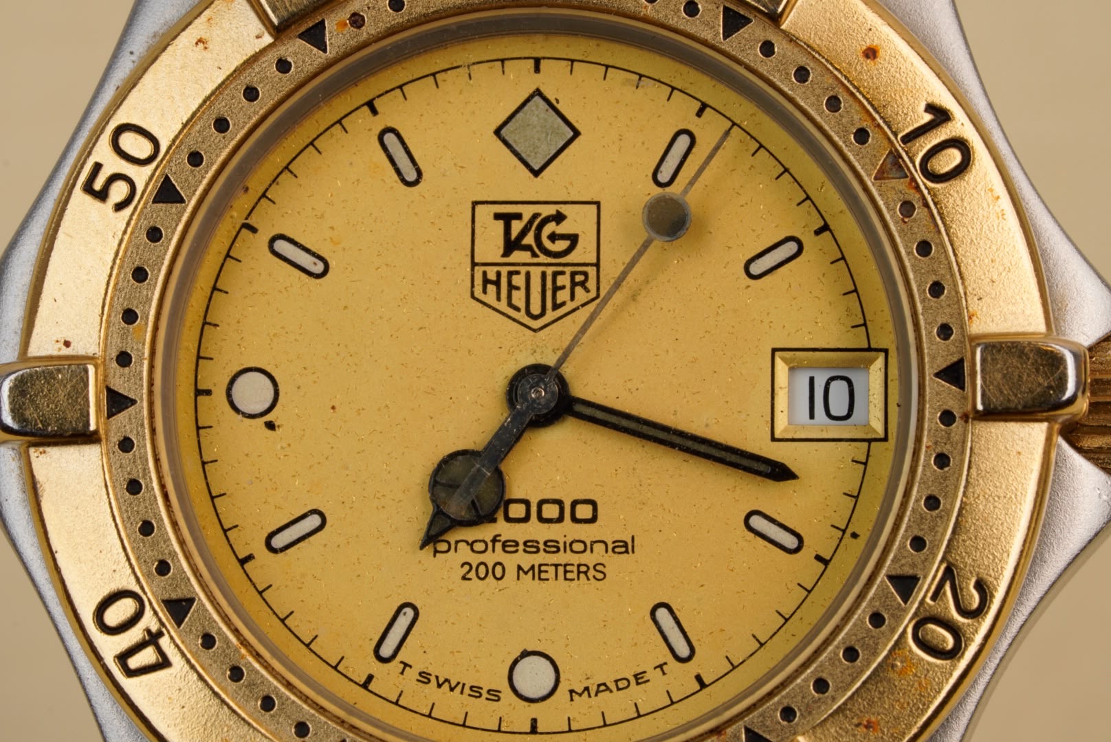 Vintage TAG Heuer Professional 2000 – Two-Tone – Champagne Dial – Quartz