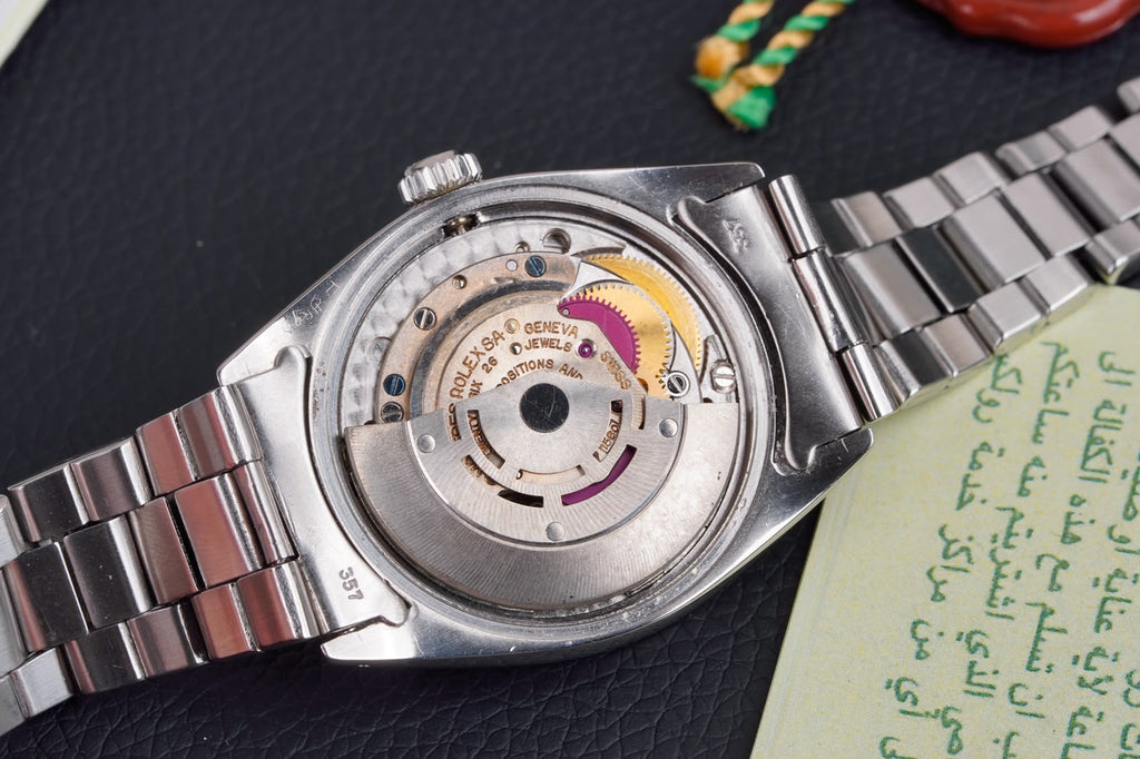 Rolex Oyster Perpetual Date 1501 – Vintage Champagne Dial – Engine-Turned Bezel – Full Set