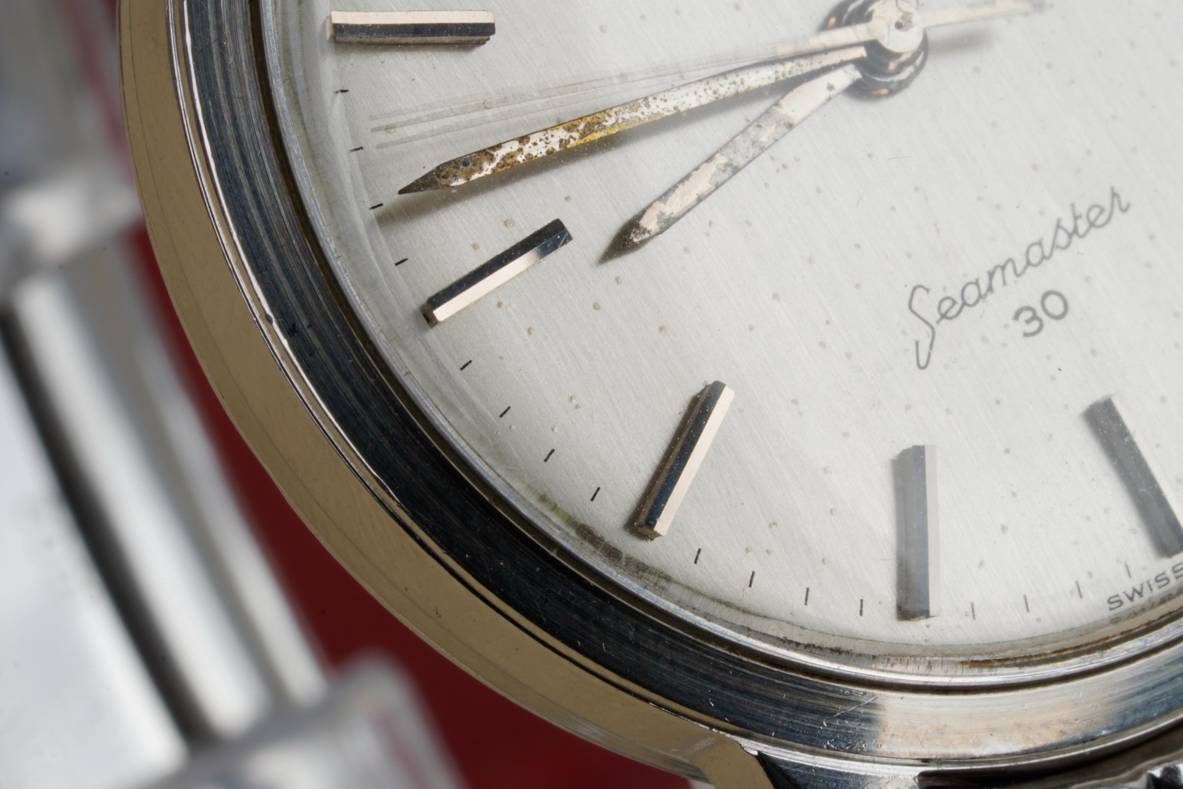 Vintage Omega Seamaster 30 Ref. 135.003 – Silver Dial, Calibre 286 & Beads of Rice Bracelet