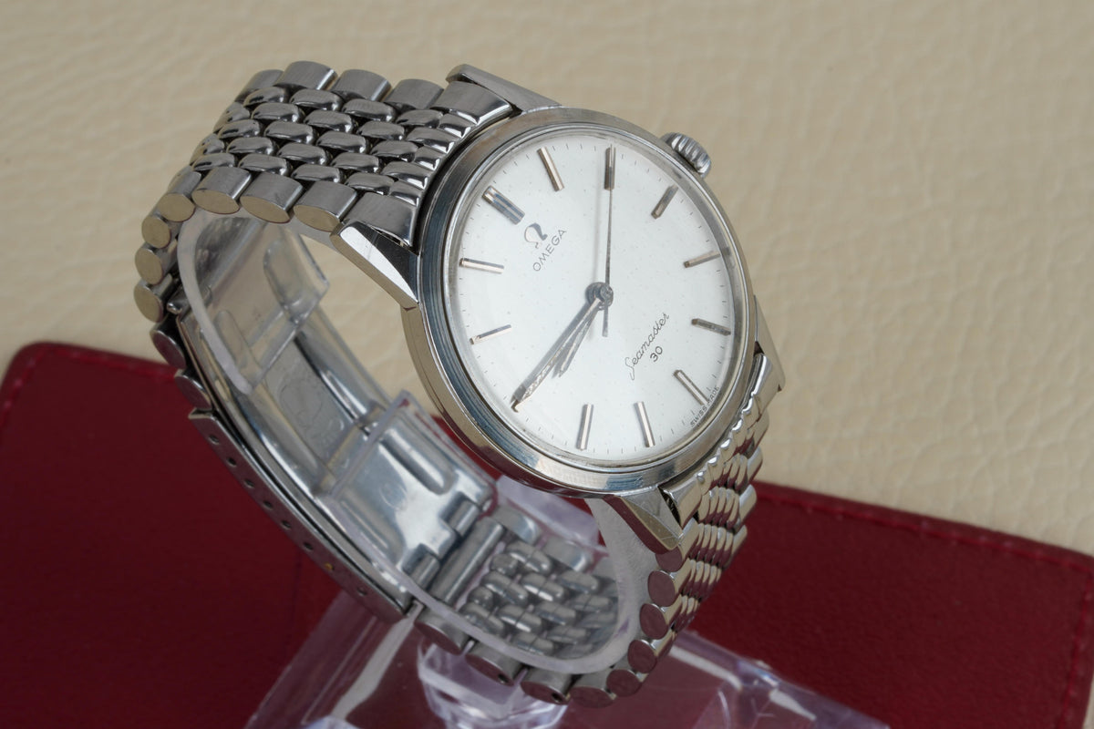 Vintage Omega Seamaster 30 Ref. 135.003 – Silver Dial, Calibre 286 & Beads of Rice Bracelet